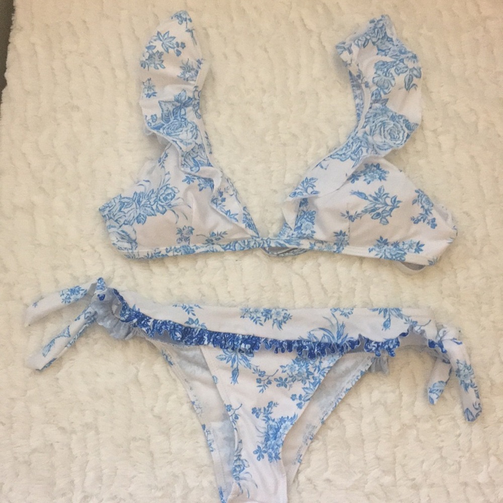 Trendy Blue and White Ruffle Bikini